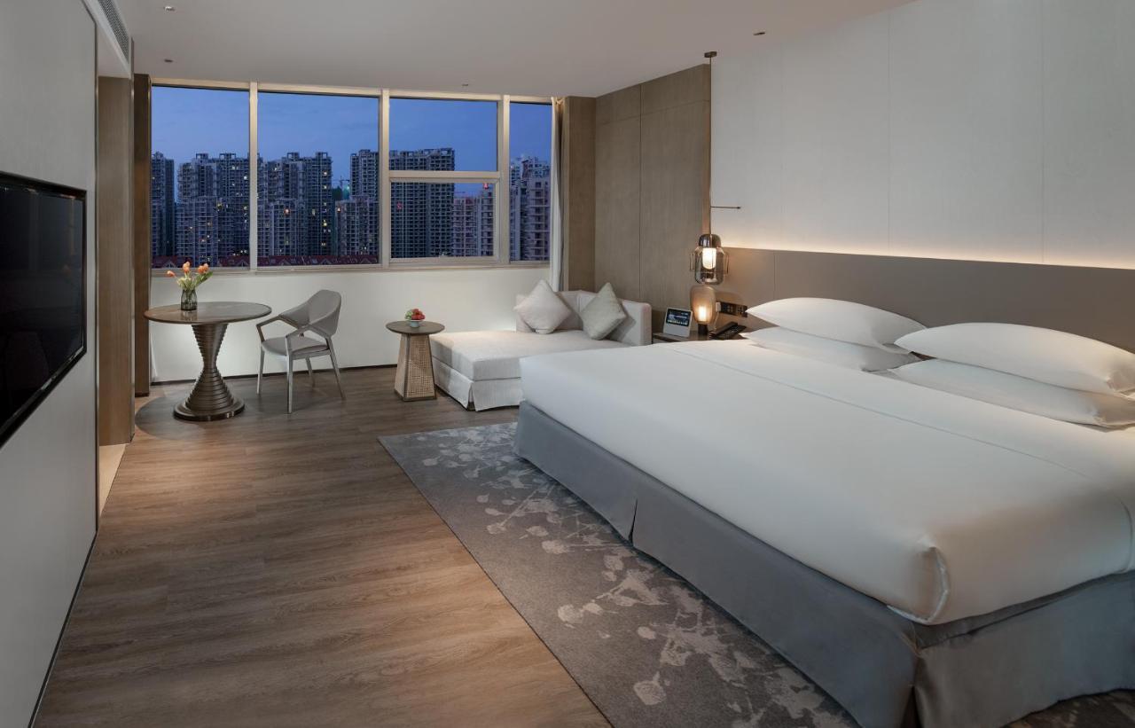 Golden Shining New Century Grand Hotel Beihai Exterior photo