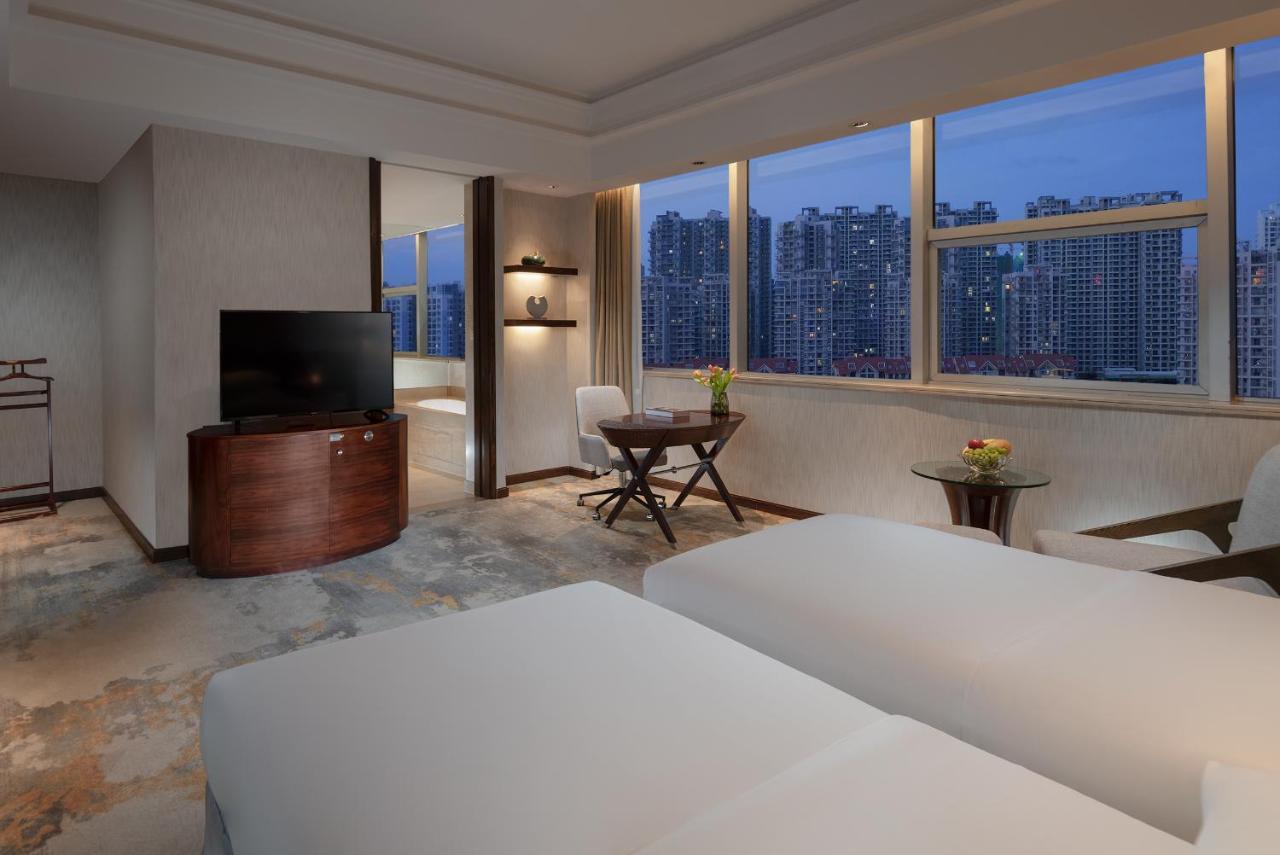 Golden Shining New Century Grand Hotel Beihai Exterior photo