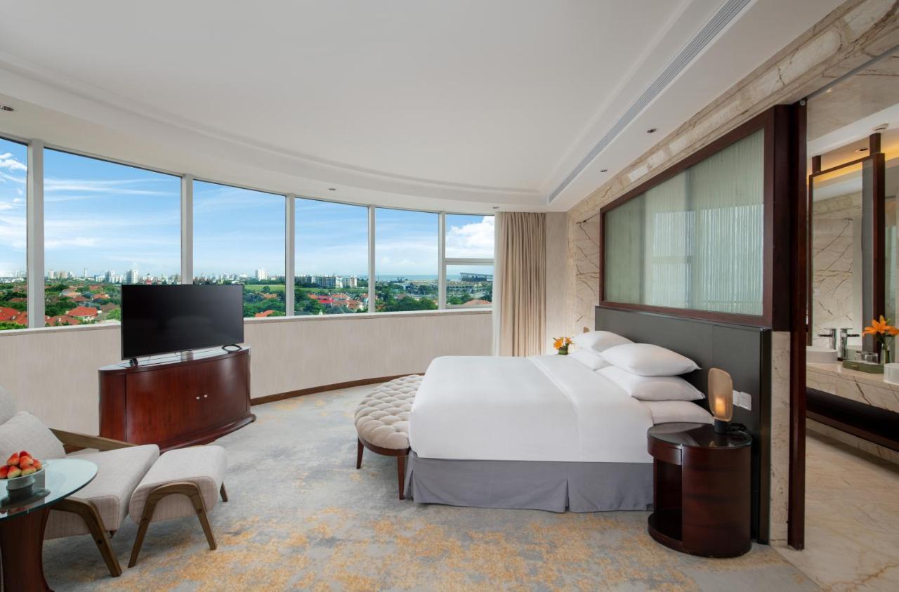 Golden Shining New Century Grand Hotel Beihai Exterior photo