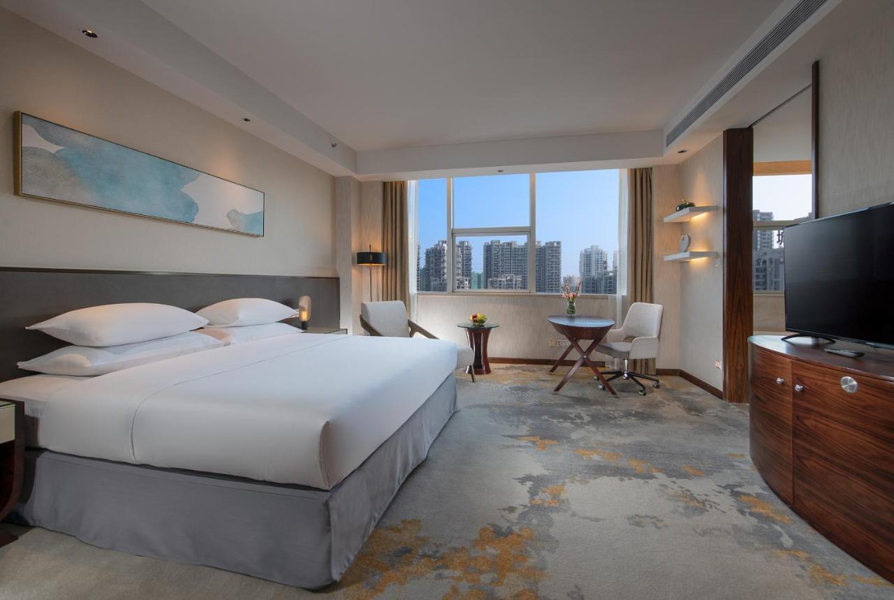 Golden Shining New Century Grand Hotel Beihai Exterior photo