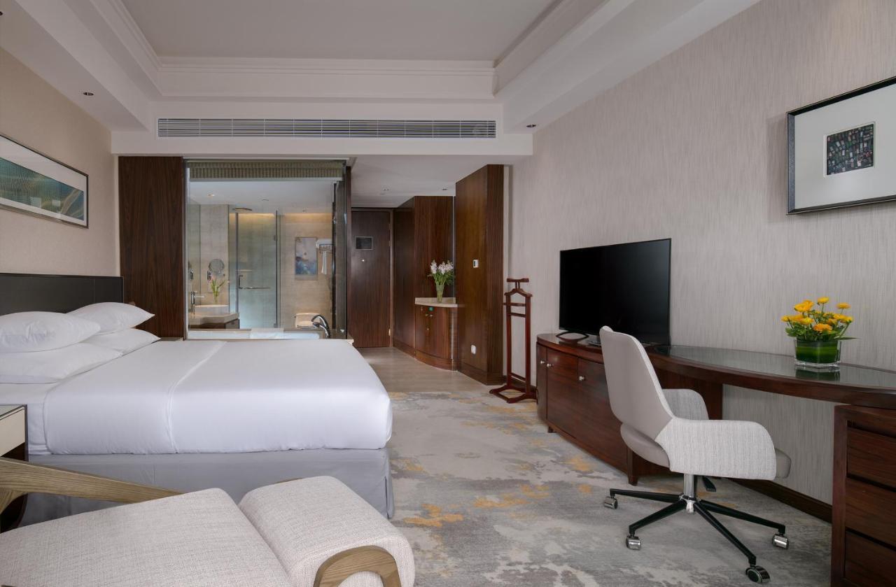 Golden Shining New Century Grand Hotel Beihai Exterior photo