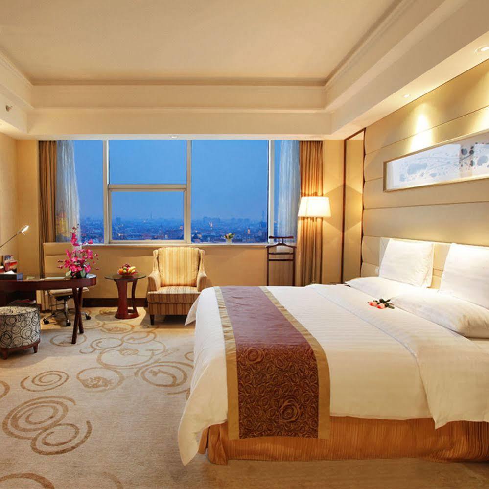 Golden Shining New Century Grand Hotel Beihai Exterior photo